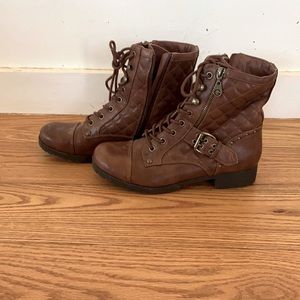 G by Guess women’s leather laced boots size 8 US